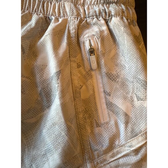 Lululemon Womens Size 8 Swiftly Camouflage Print Running Shorts With Zippered Po - Picture 2 of 5